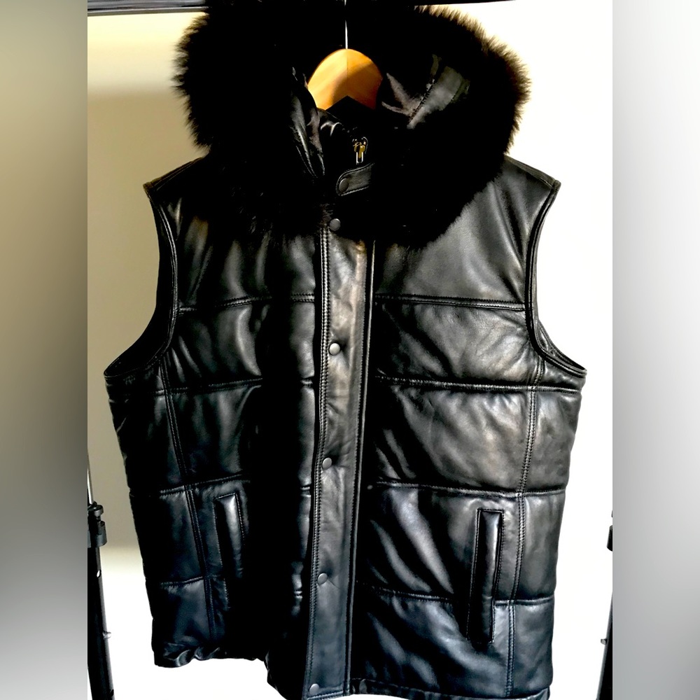 GIOVANNI Black  Leather Neighborhood Bomber Vest faux fur hood 
Men’s l (L)